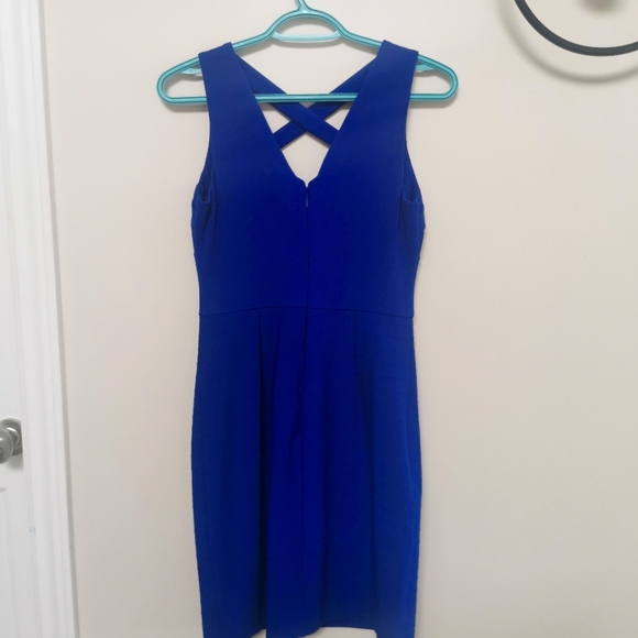 GUESS Sleeveless Cross Neck Bandage Knit Dress - size 4 - Picture 2 of 3